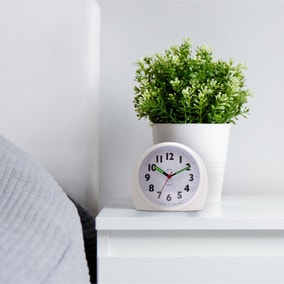 Acctim Jefferson Non Ticking Analogue Alarm Clock Acctim Jefferson Non Ticking Analogue Alarm Clock